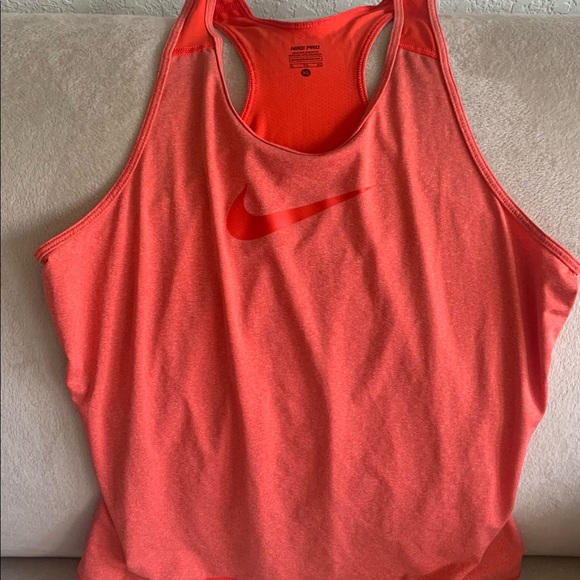 Lot of four athletic clothing - - Picture 8 of 10